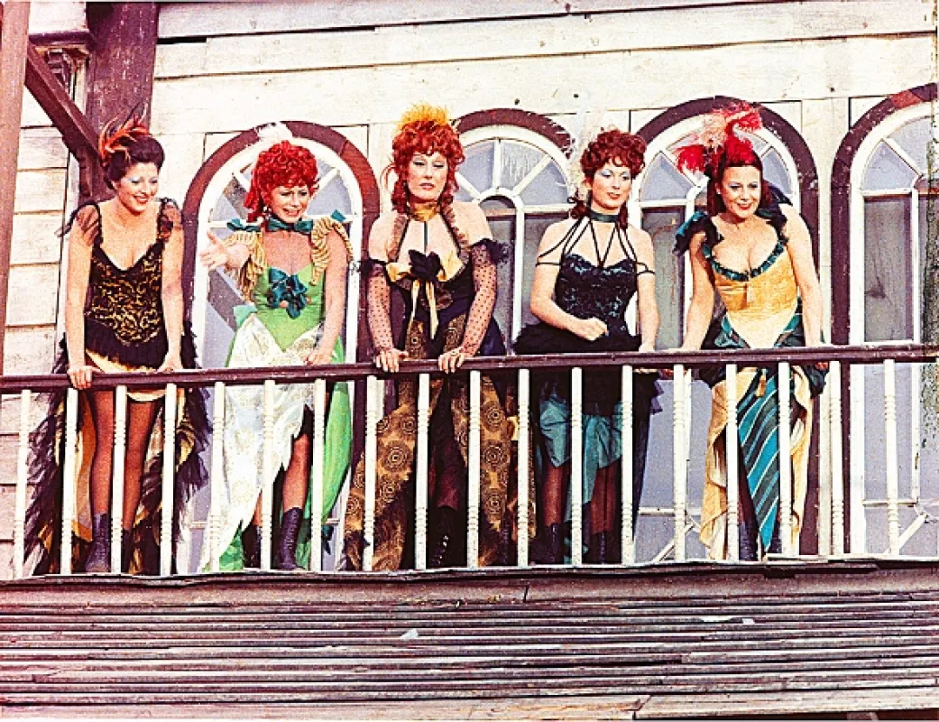 Podivné dedičstvo (E poi lo chiamarono il magnifico), 1972 - fotogaléria