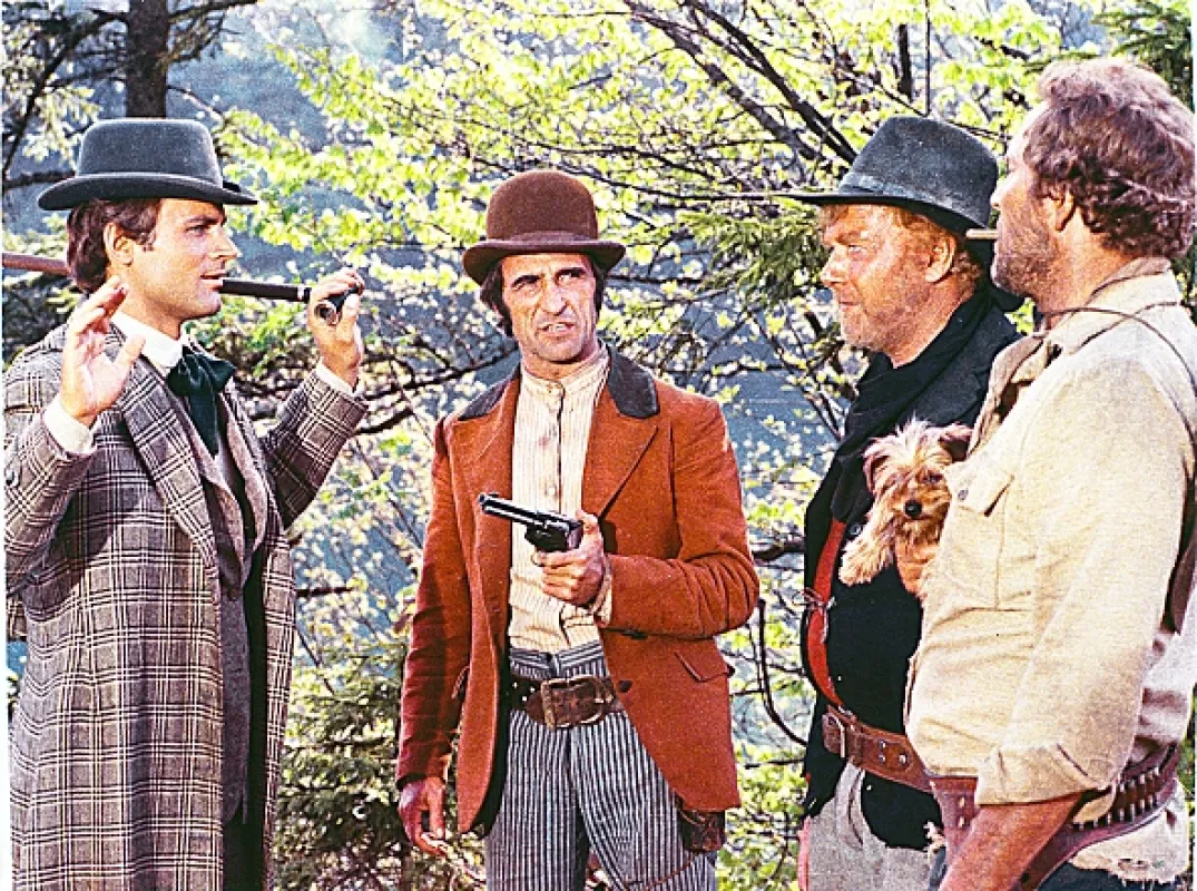 Podivné dedičstvo (E poi lo chiamarono il magnifico), 1972 - fotogaléria