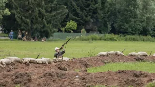 K poctě zbraň! (6/8)