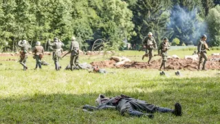K poctě zbraň! (6/8)