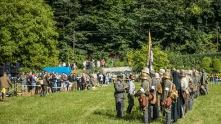 K poctě zbraň! (6/8)