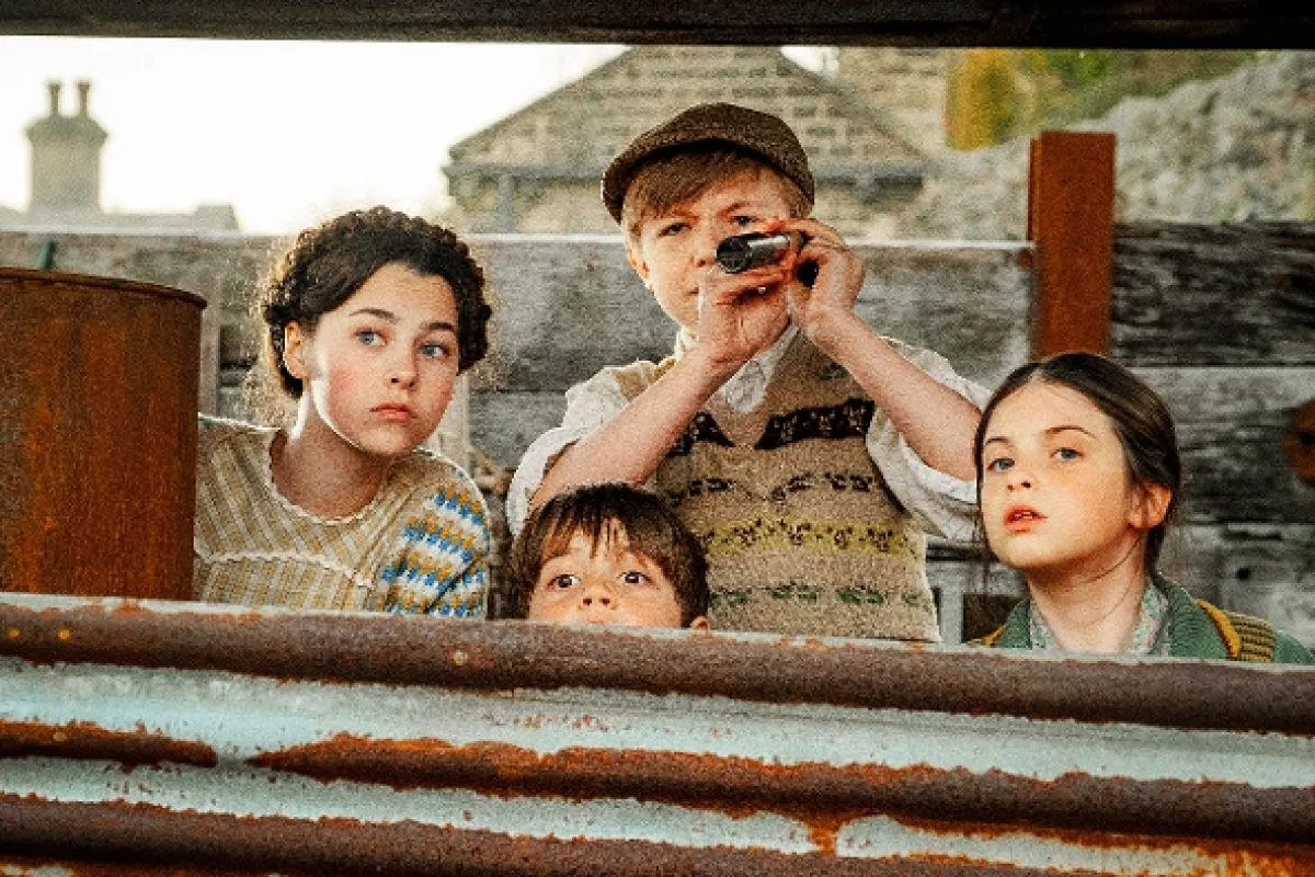 Vlak do bezpečí (The Railway Children Return), 2022 - fotogaléria