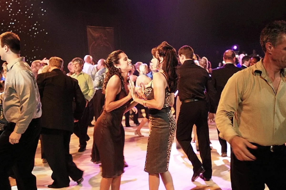 Láska a tanec (Love N’ Dancing), 2009 - fotogaléria