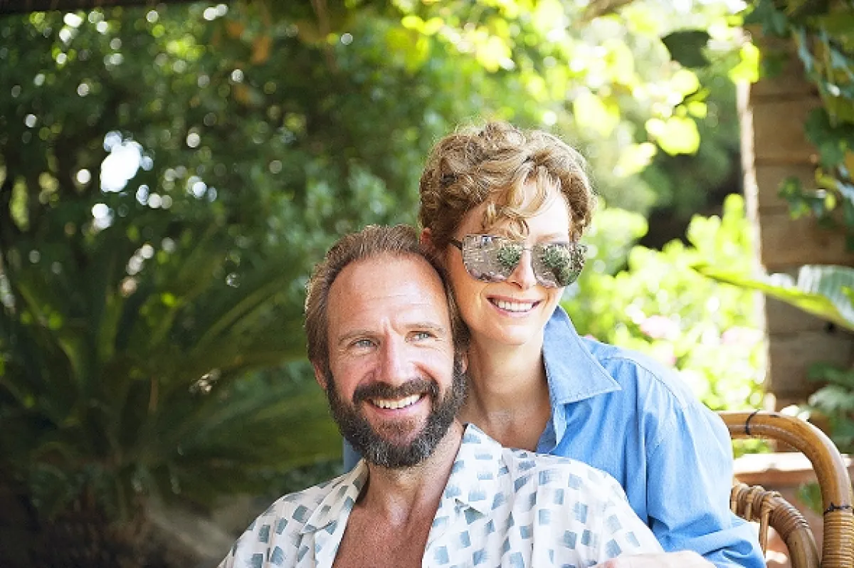 Oslnení slnkom (A BIGGER SPLASH), 2015 - fotogaléria