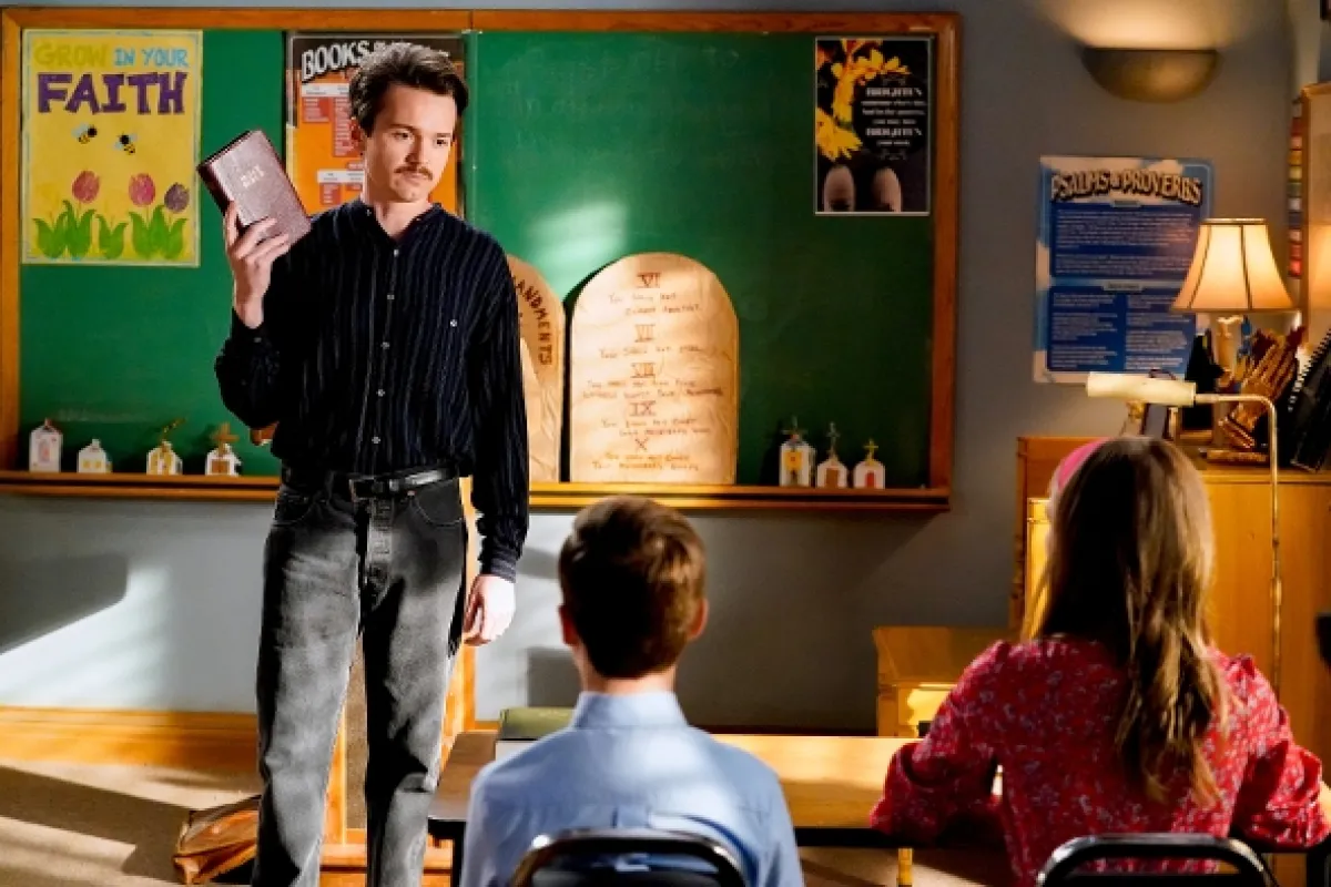 Malý Sheldon (Young Sheldon V: Snoopin’ Around and the Wonder Twins of Atheism), 2021 - fotogaléria