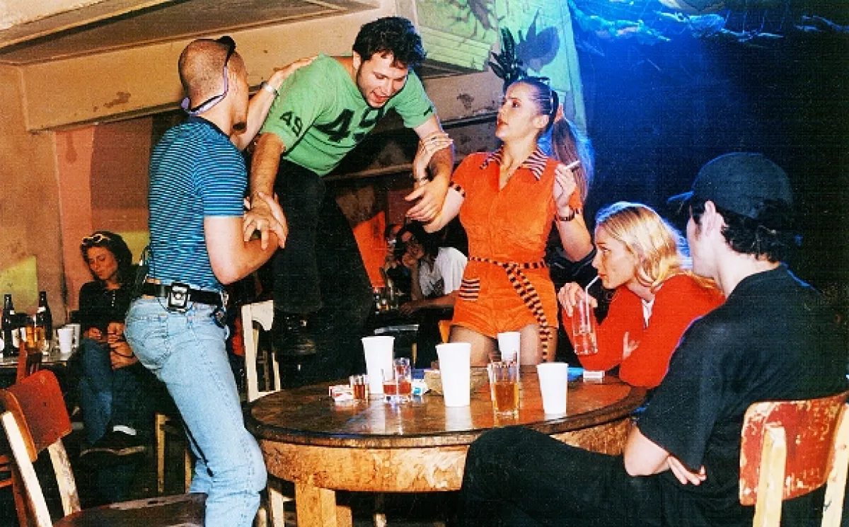 Mrtvej brouk, 1998 - fotogaléria