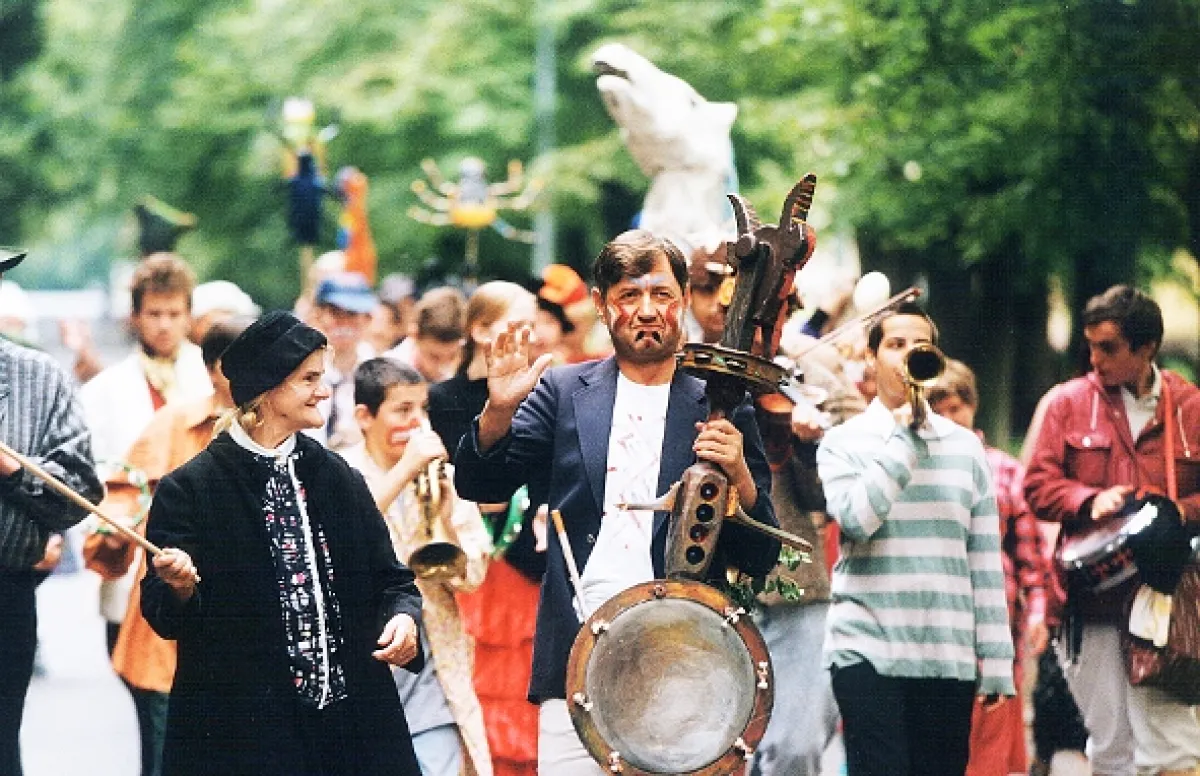 Mrtvej brouk, 1998 - fotogaléria
