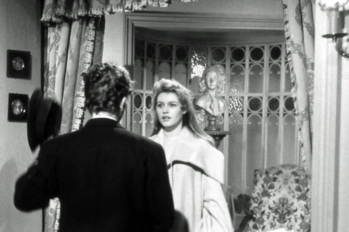 Má mě rád, nemá mě rád (En effeuillant la marguerite), 1956 - fotogaléria