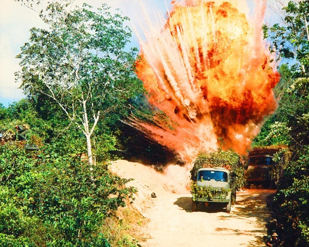 BAT 21, 1988 - fotogaléria