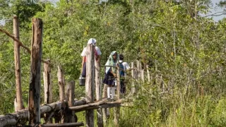 Nejnebezpečnější cesty do školy III (3)