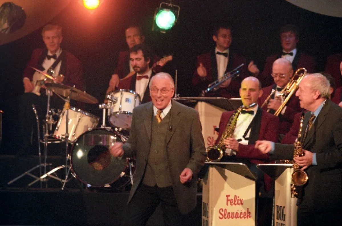 Go-Go šou (*****), 2002 - fotogaléria