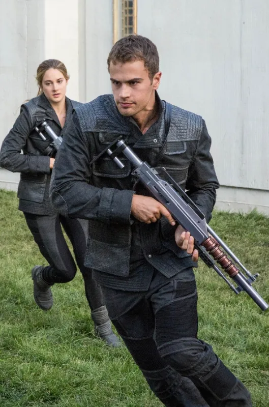 Divergence (Divergent), 2014 - fotogaléria