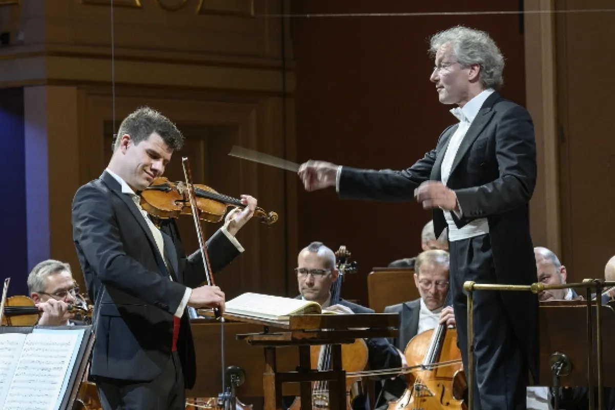 Franz Welser-Möst řídí Českou filharmonii, 2022 - fotogaléria