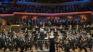 Rattle řídí Berlínské filharmoniky