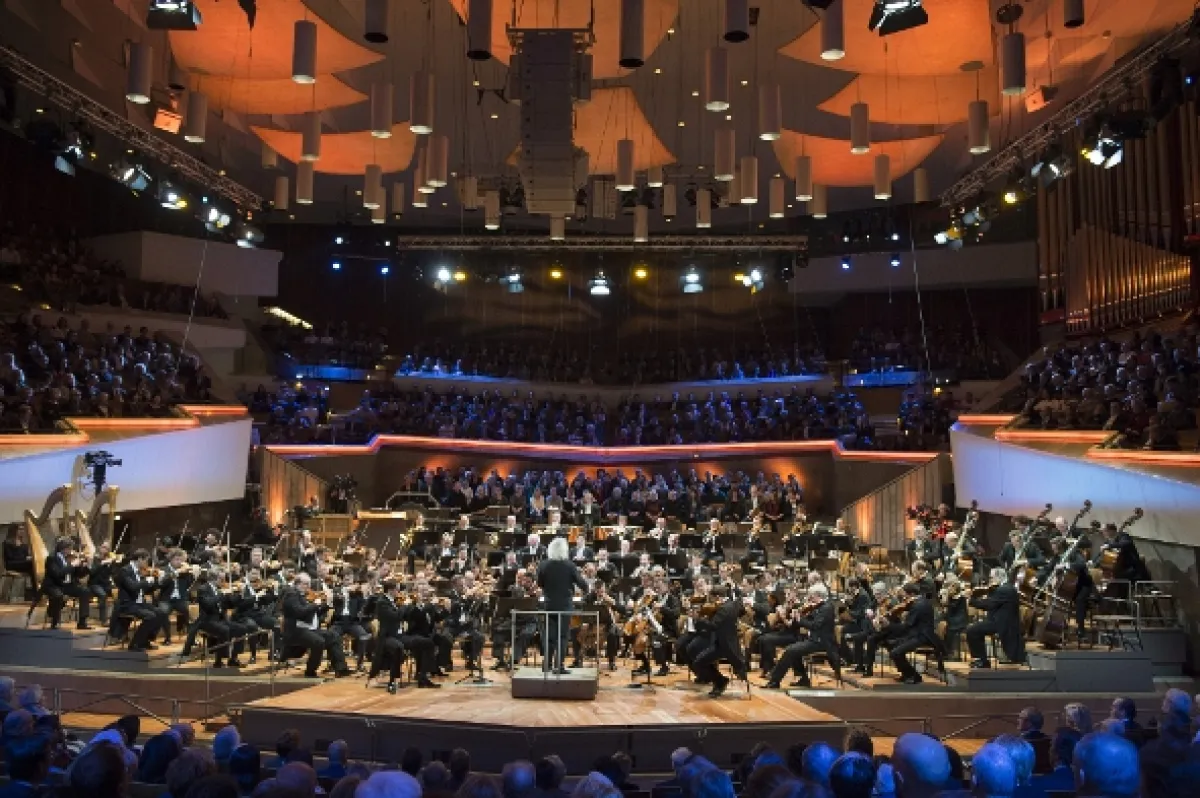 Rattle řídí Berlínské filharmoniky, 2017 - fotogaléria
