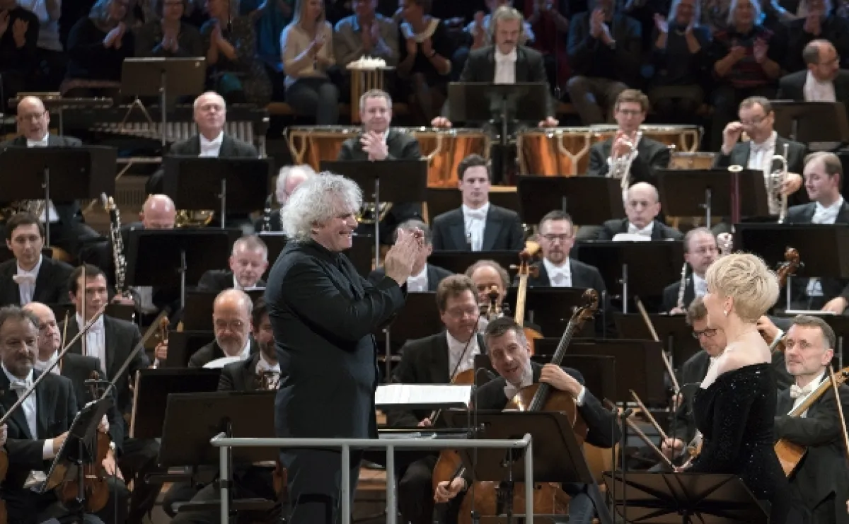 Rattle řídí Berlínské filharmoniky, 2017 - fotogaléria