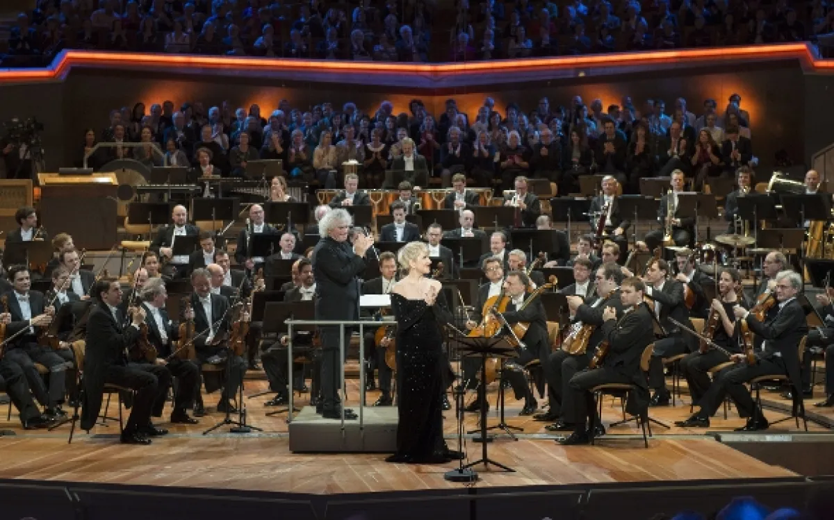 Rattle řídí Berlínské filharmoniky, 2017 - fotogaléria