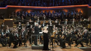 Rattle řídí Berlínské filharmoniky