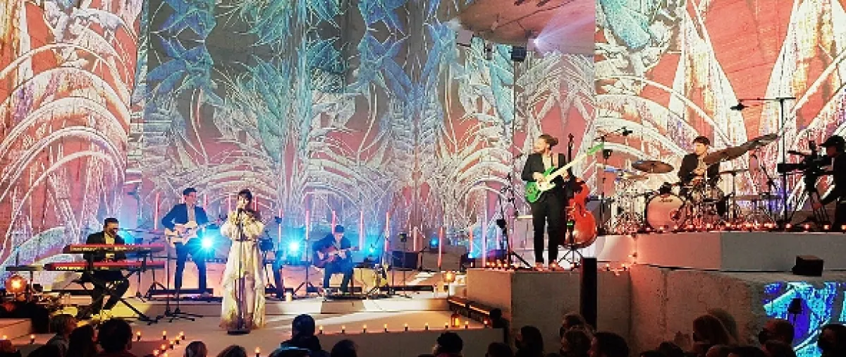 Zaz, koncert v Carriéres de Lumiéres - fotogaléria