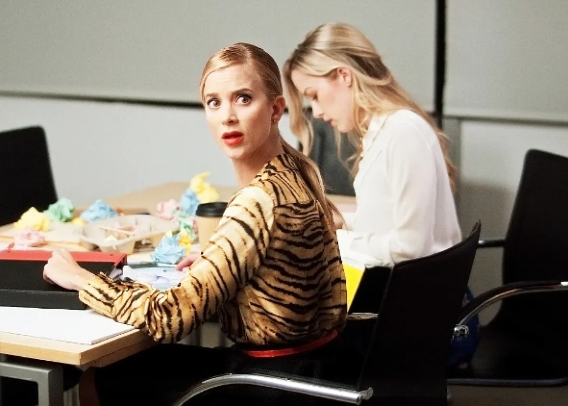 Slečna Talentovaná (The Office Mix-Up), 2020 - fotogaléria