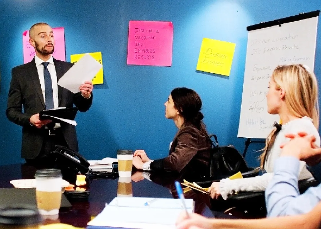 Slečna Talentovaná (The Office Mix-Up), 2020 - fotogaléria