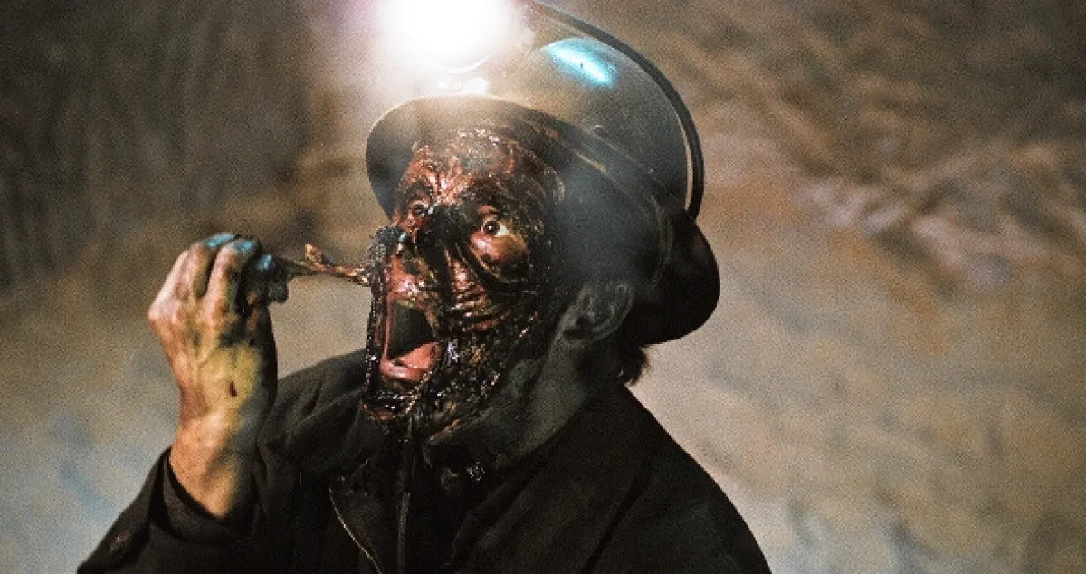 Sfárej a zemřeš: Prokletí důlní chobotnice (Astonishing Tales of Terror: Rocktapussy!), 2022 - fotogaléria