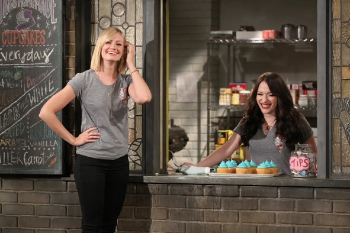 2 $ocky (2 Broke Girls V), 2015 - fotogaléria