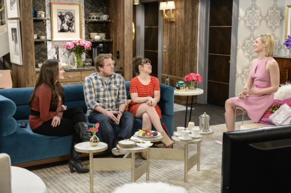 2 $ocky (2 Broke Girls V), 2015 - fotogaléria