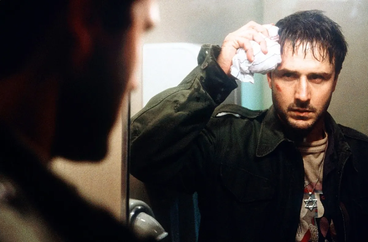 Neumieraj sám (Never Die Alone), 2004 - fotogaléria
