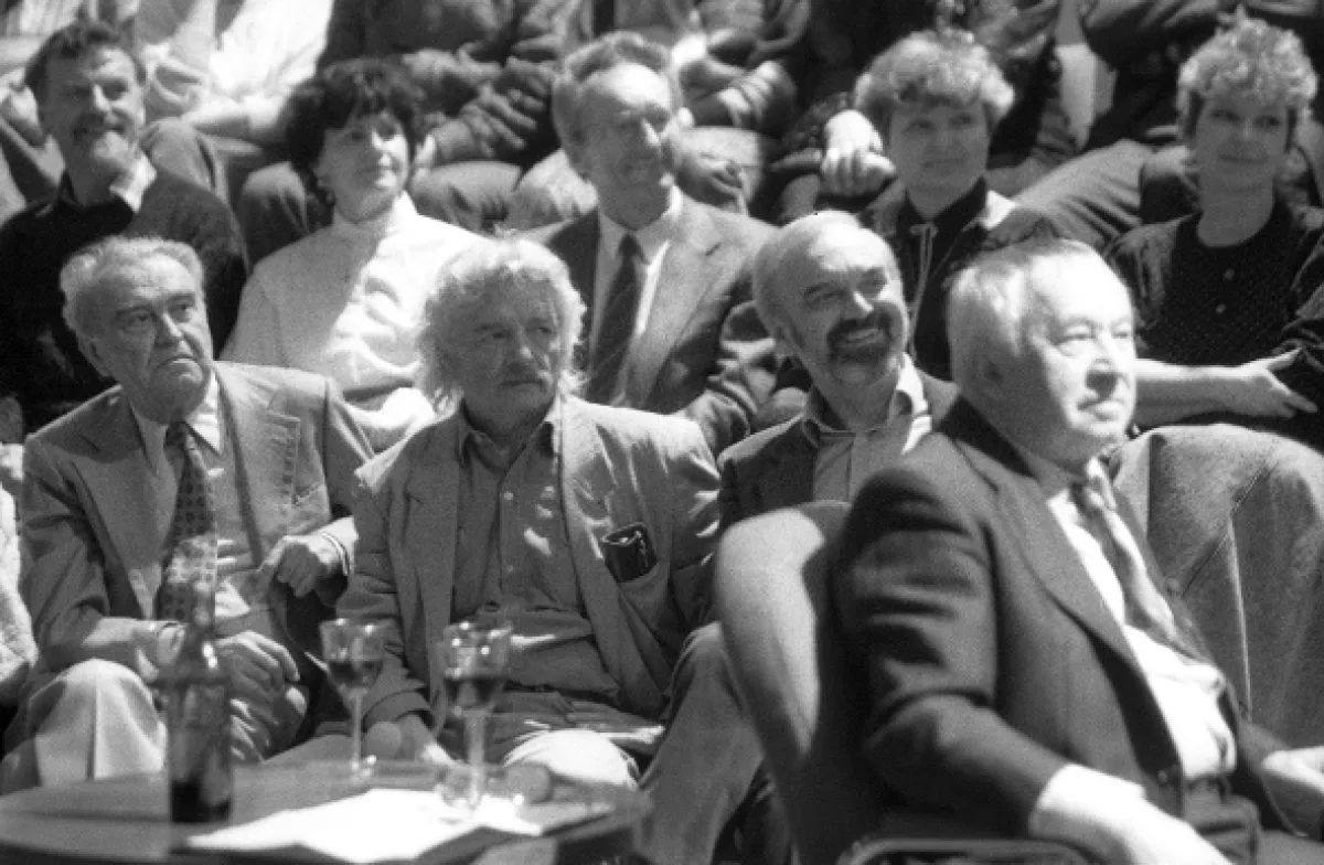 Hovory H ještě po dvaceti letech, 1990 - fotogaléria