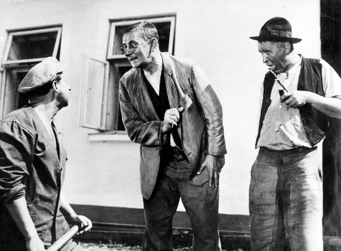 Slepice a kostelník, 1950 - fotogaléria