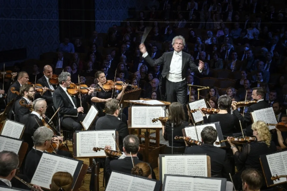 Franz Welser-Möst řídí Českou filharmonii, 2022 - fotogaléria