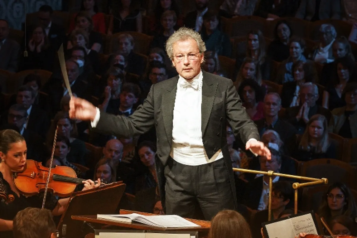 Franz Welser-Möst řídí Českou filharmonii, 2022 - fotogaléria