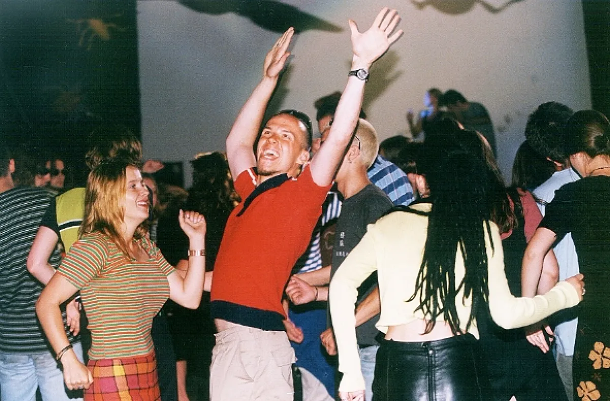 Mrtvej brouk, 1998 - fotogaléria