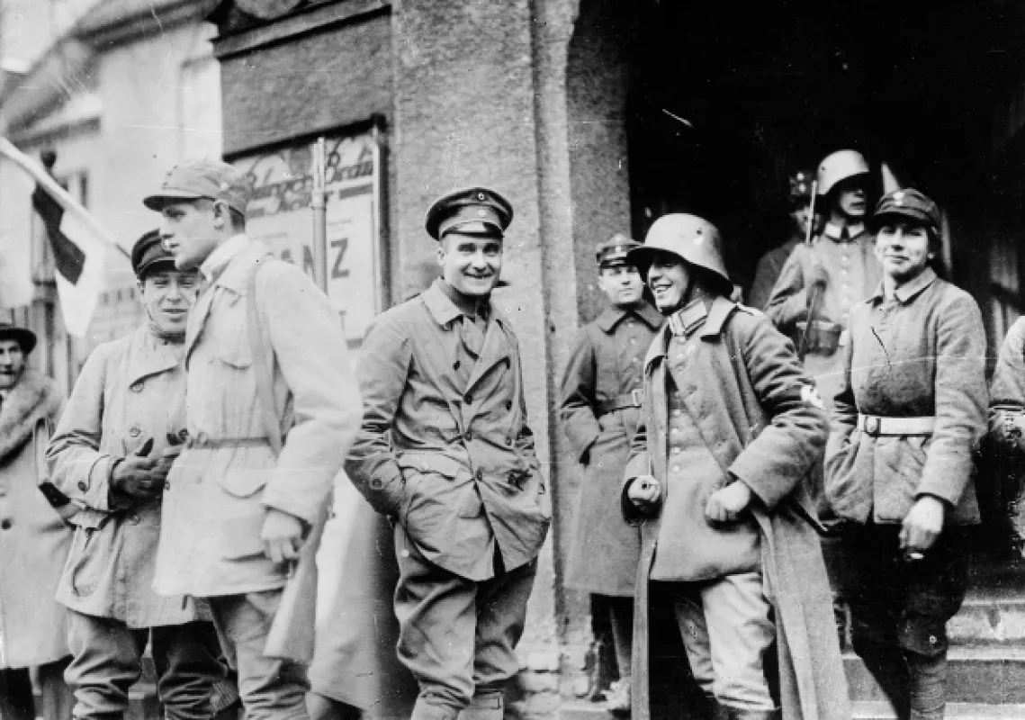 Hitler: Osudová přitažlivost (Hitler Germany’s Fatal Attraction), 2014 - fotogaléria