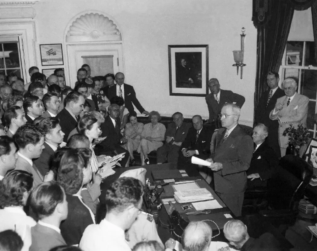 1945: Japonsko kapituluje, USA oslavuje - fotogaléria