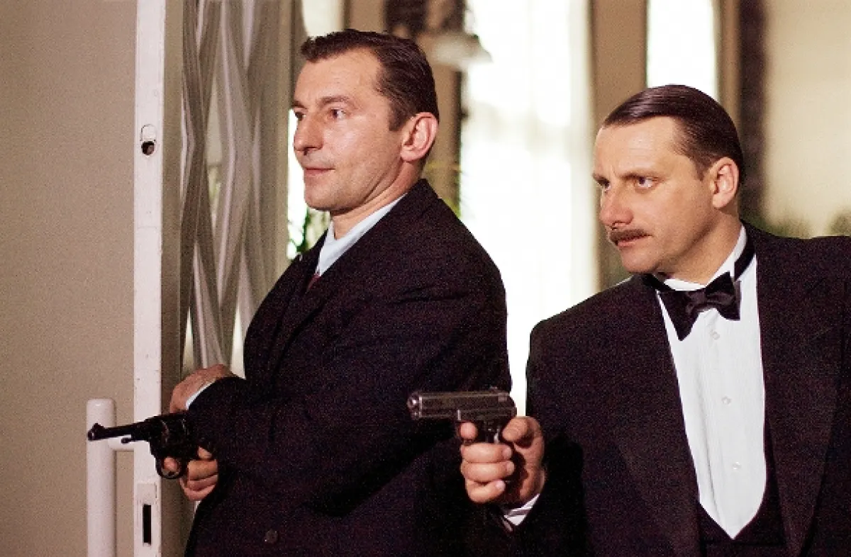 Devatenáct klavírů, 2008 - fotogaléria