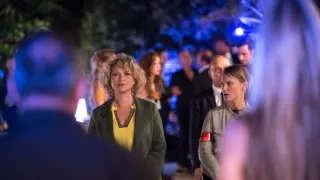 Inspektorka Candice Renoirová X
