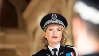 Inspektorka Candice Renoirová X
