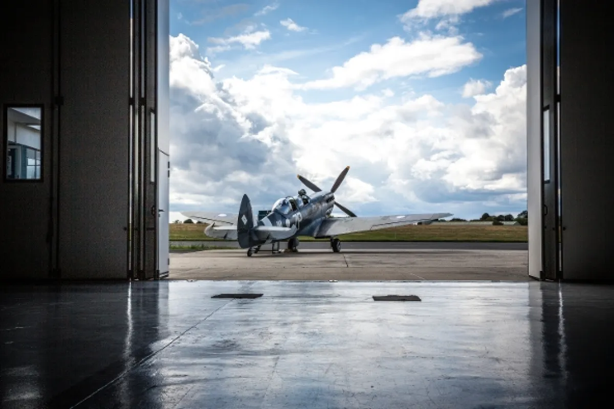 V továrně na Spitfiry (Inside the Spitfire Factory), 2020 - fotogaléria