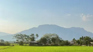 Laos: Ozvěny harmonie (2)
