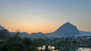 Laos: Ozvěny harmonie (2)